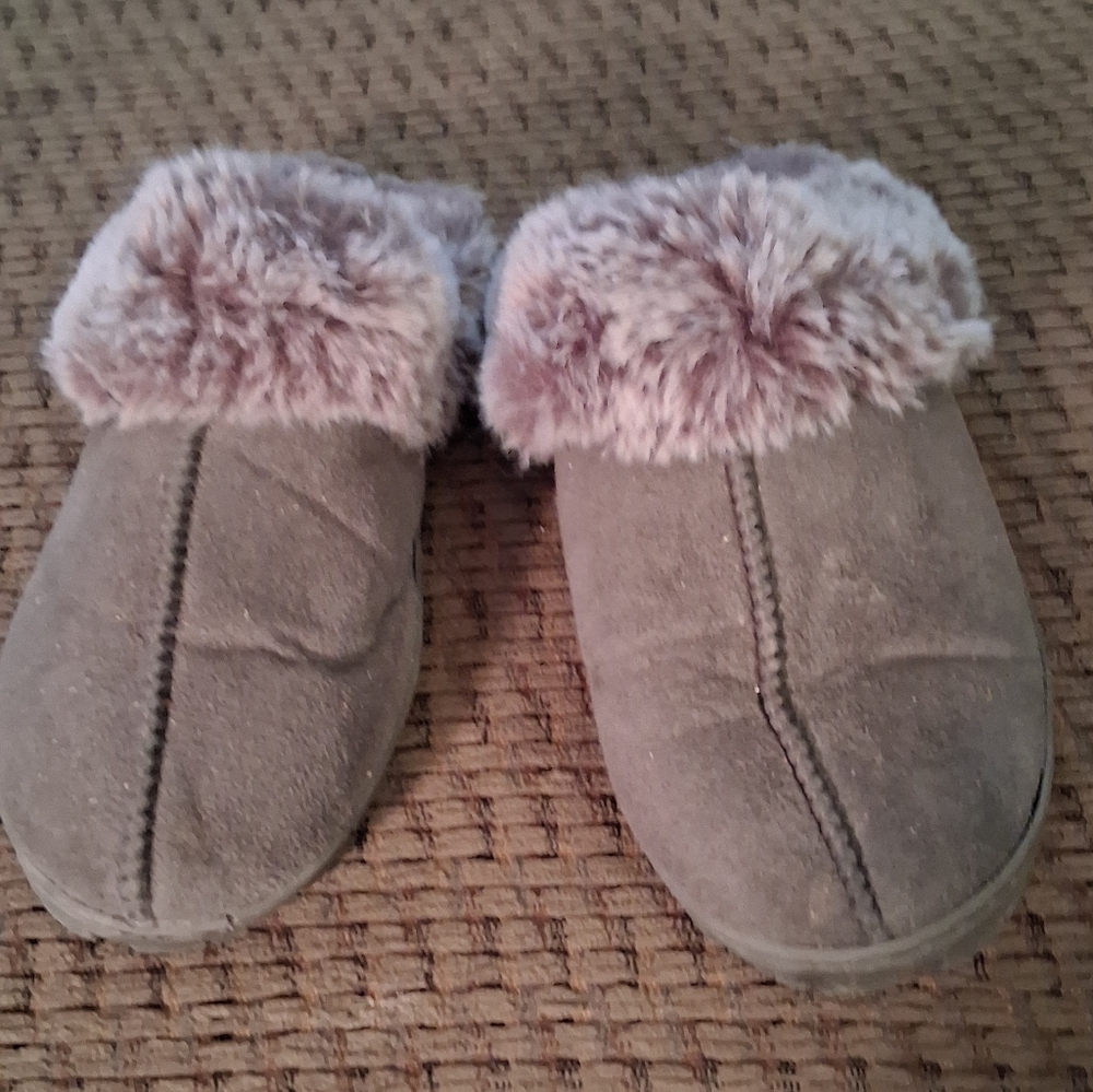 Jessica Simpson Gray Slippers with Faux Fur Size M 7/8